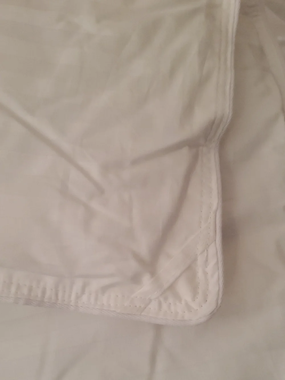 New Pottery Barn Duvet Insert Hypoallergenic. King Sz